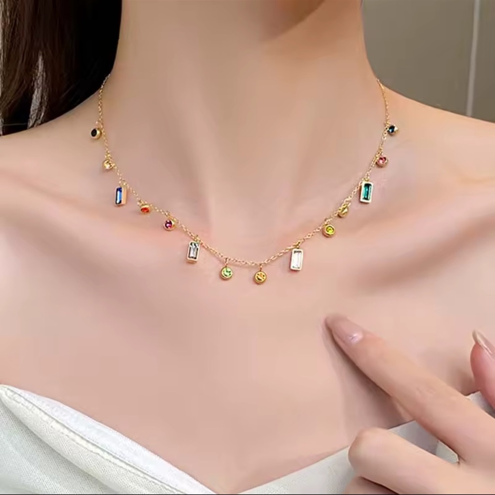 Elegant Gold Necklace with Multicolor Gemstones